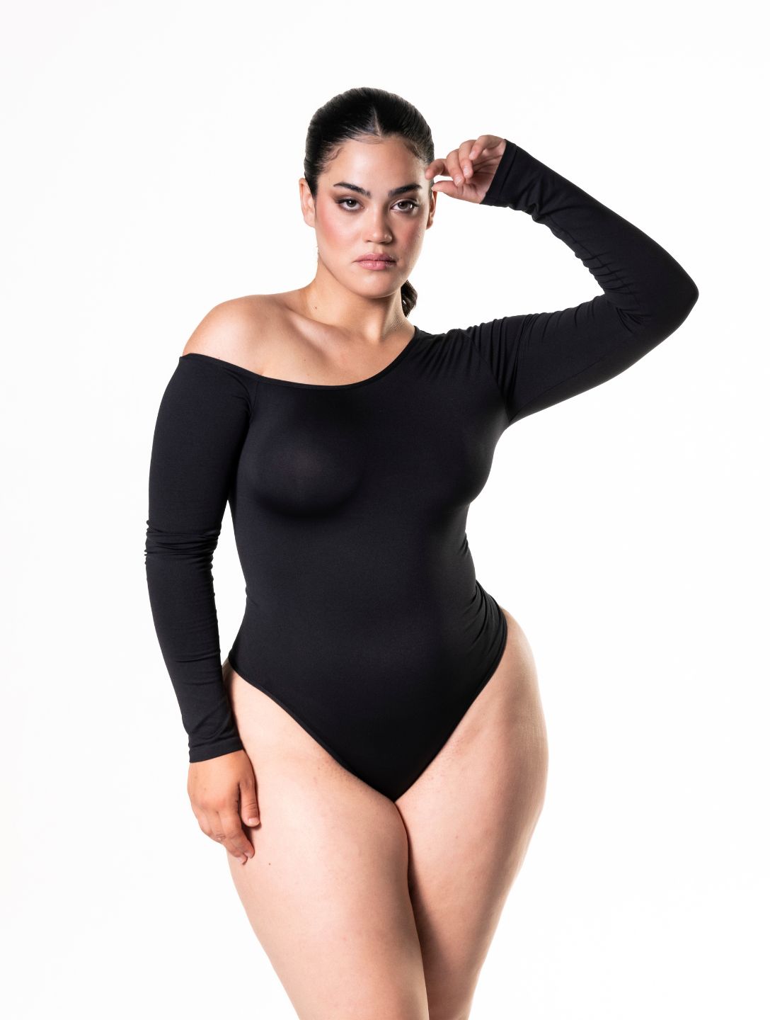 Ein-Schulter-Langarm-String-Bodysuit