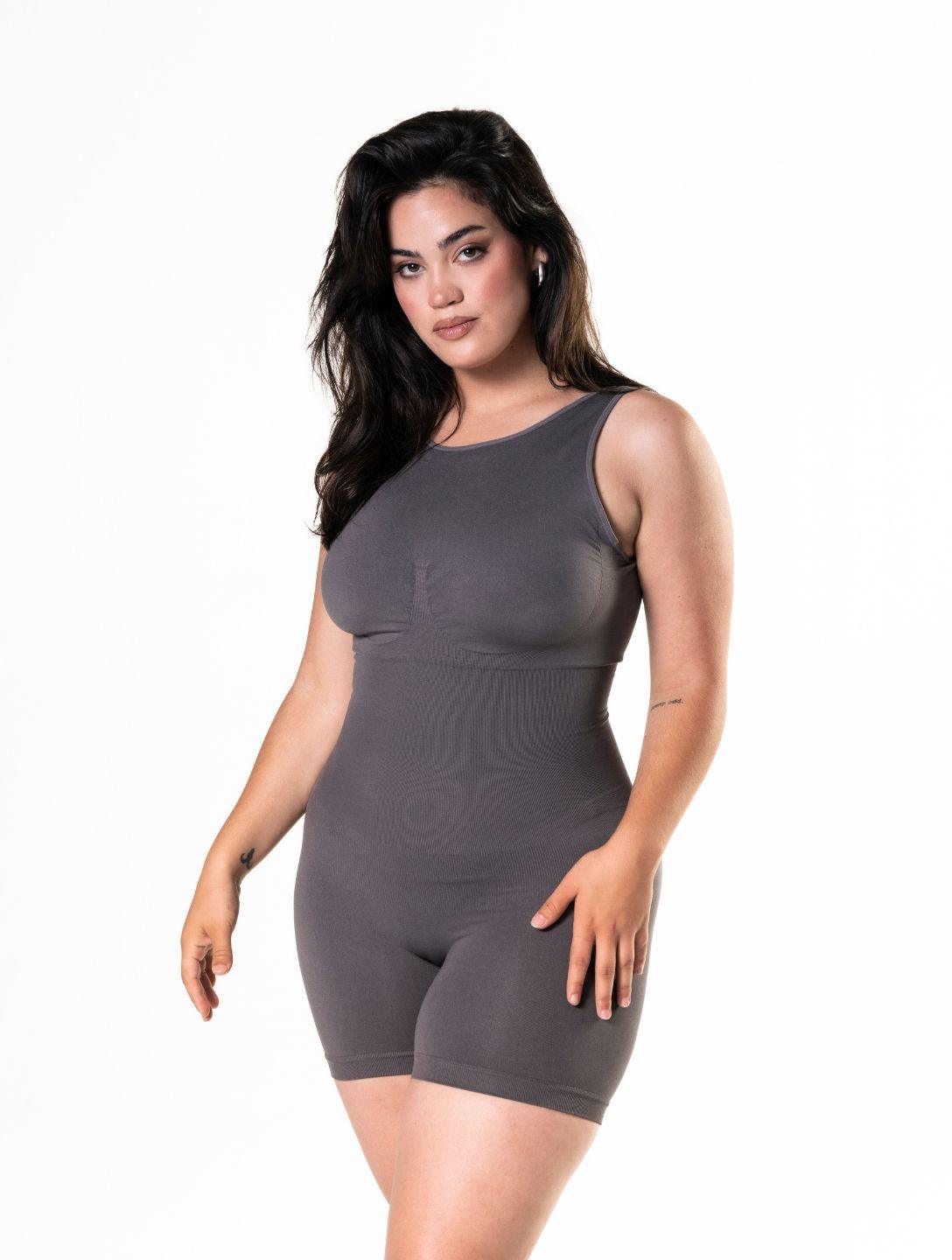 Formender Body mit Rundhalsausschnitt und tiefem Rückendekolleté