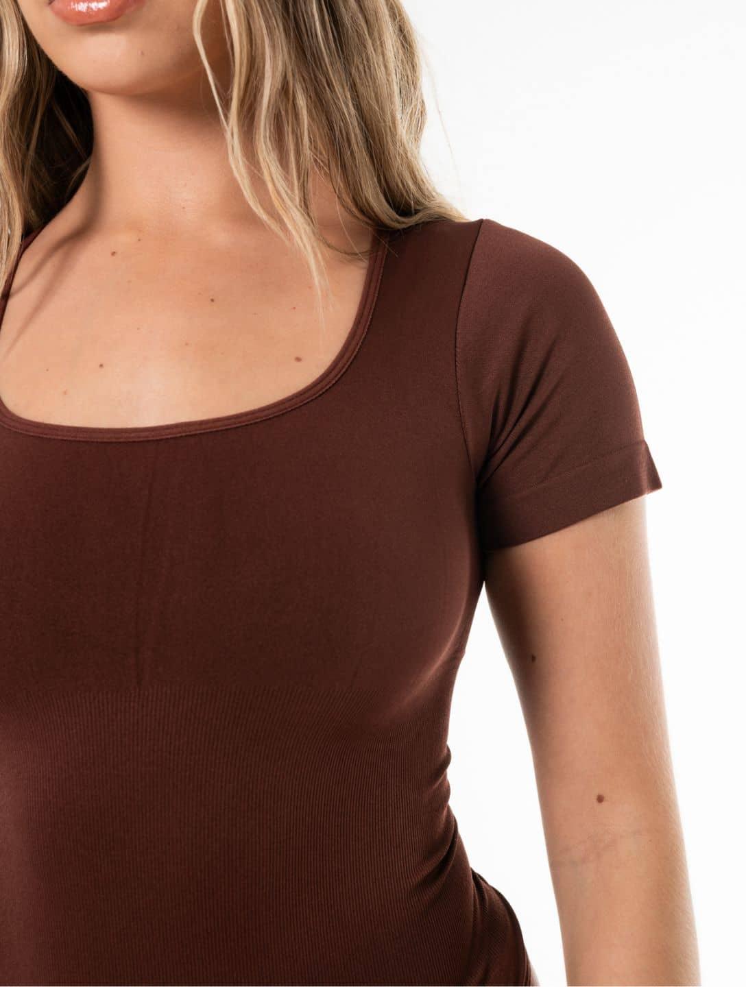 Body mit eckigem Ausschnitt und String-Rücken