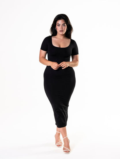 Figurformendes Bodycon-Midikleid mit Schlitz und kurzen Ärmeln