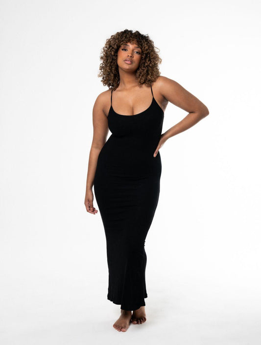Figurformendes Slip-Maxikleid