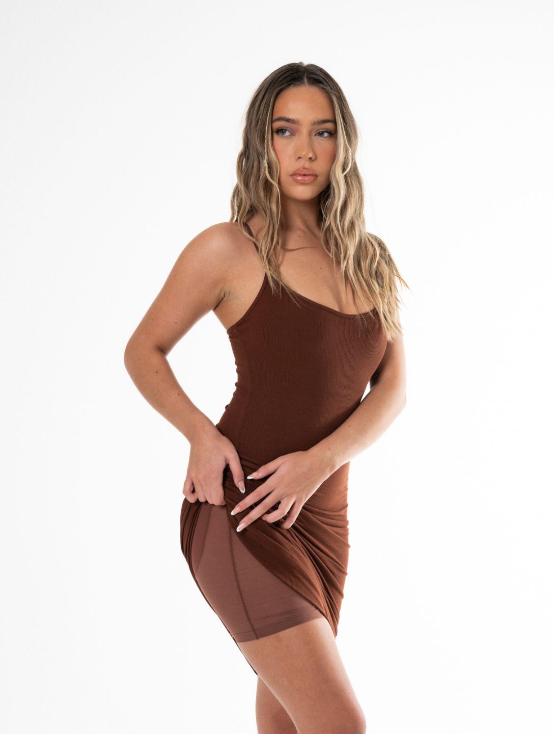 Figurformendes Slip-Maxikleid