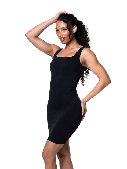 Nahtloses Minikleid mit eckigem Ausschnitt